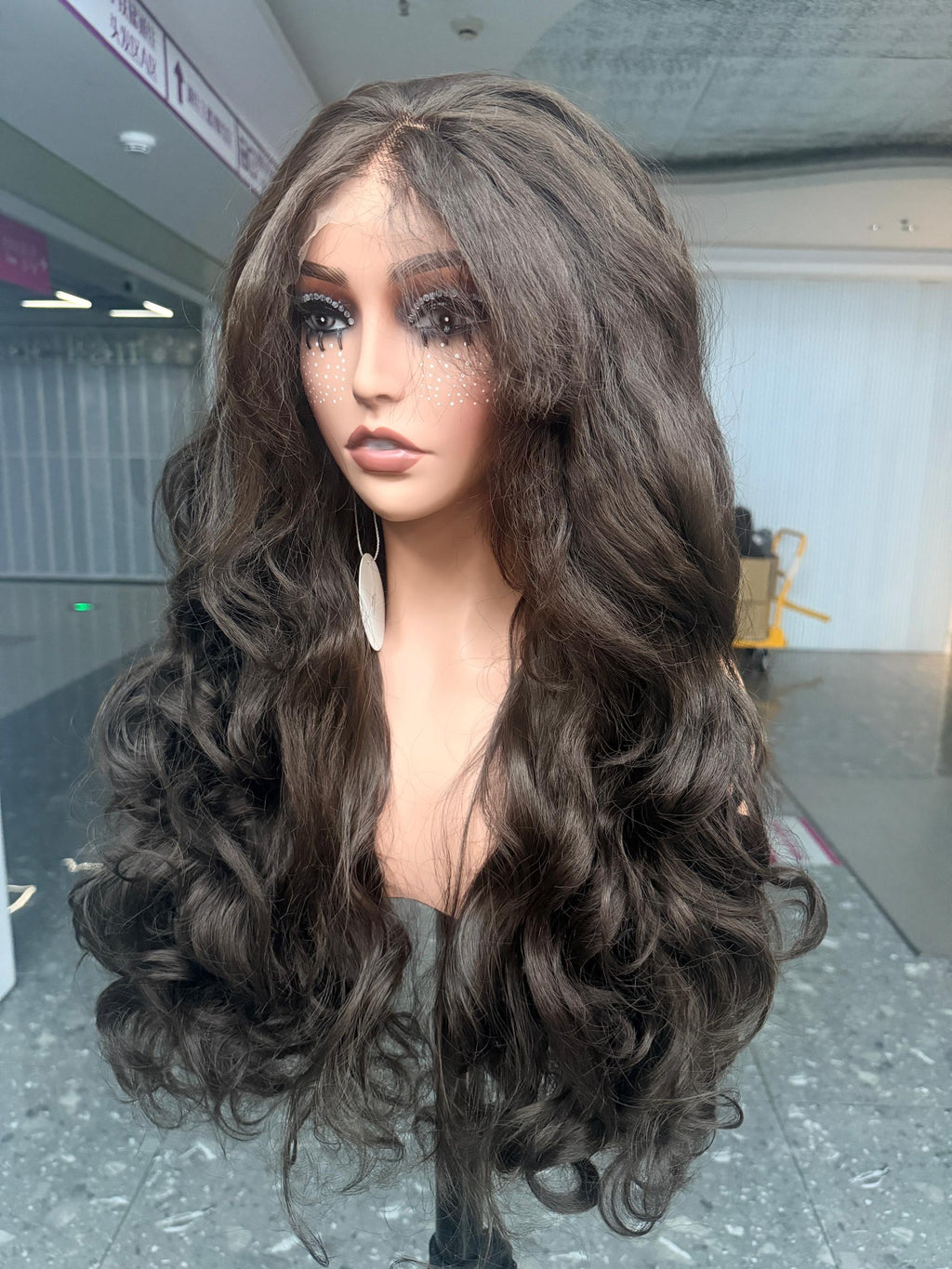 Brown bouncy curl