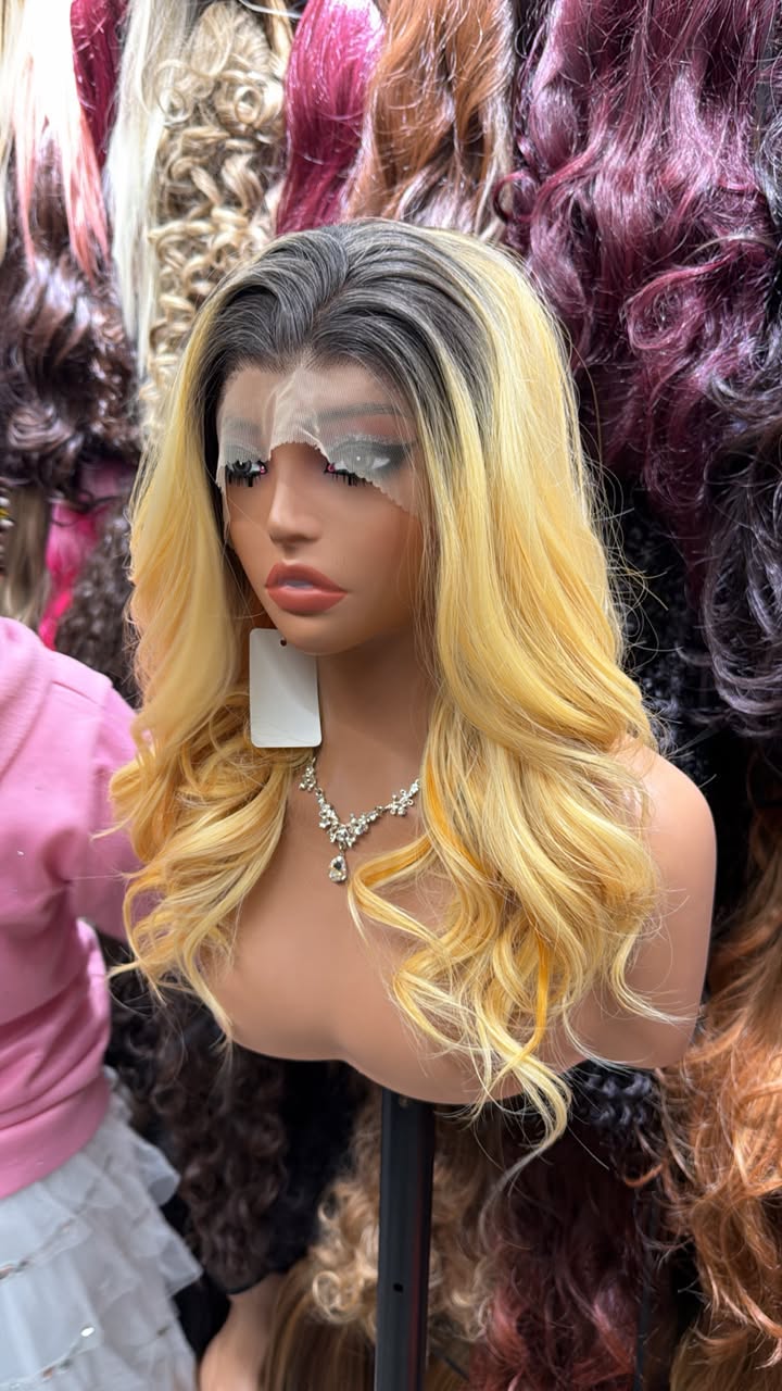 16 inch curl blondie