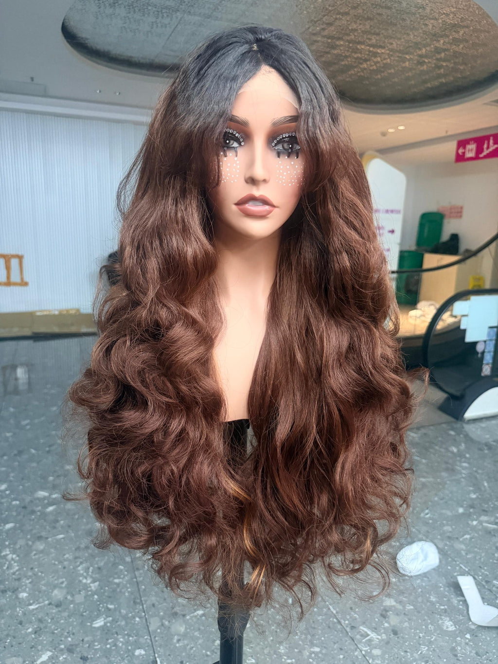 Dark root brown curl